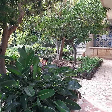 Colazione In Giardino Con Vista Mare Apartament Milazzo