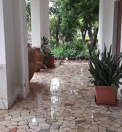 Colazione In Giardino Con Vista Mare